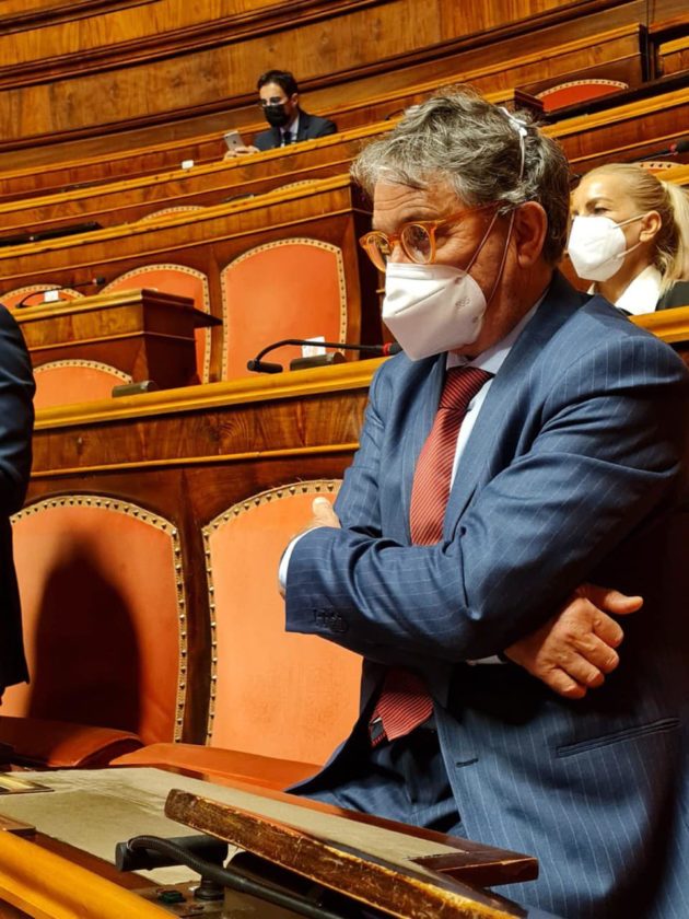 Rino in Aula con mascherina